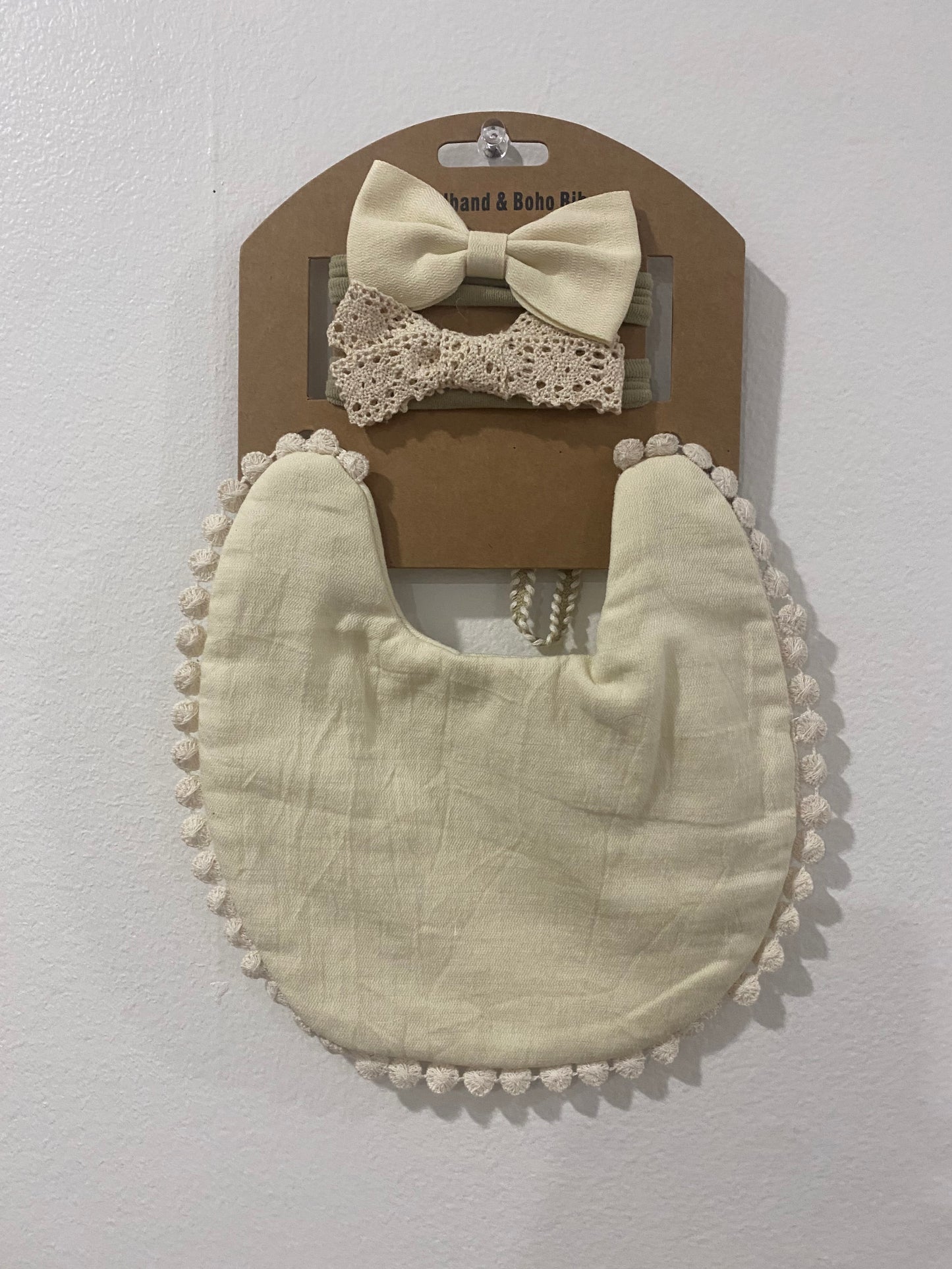 Reversible Bibs and Matching Bows