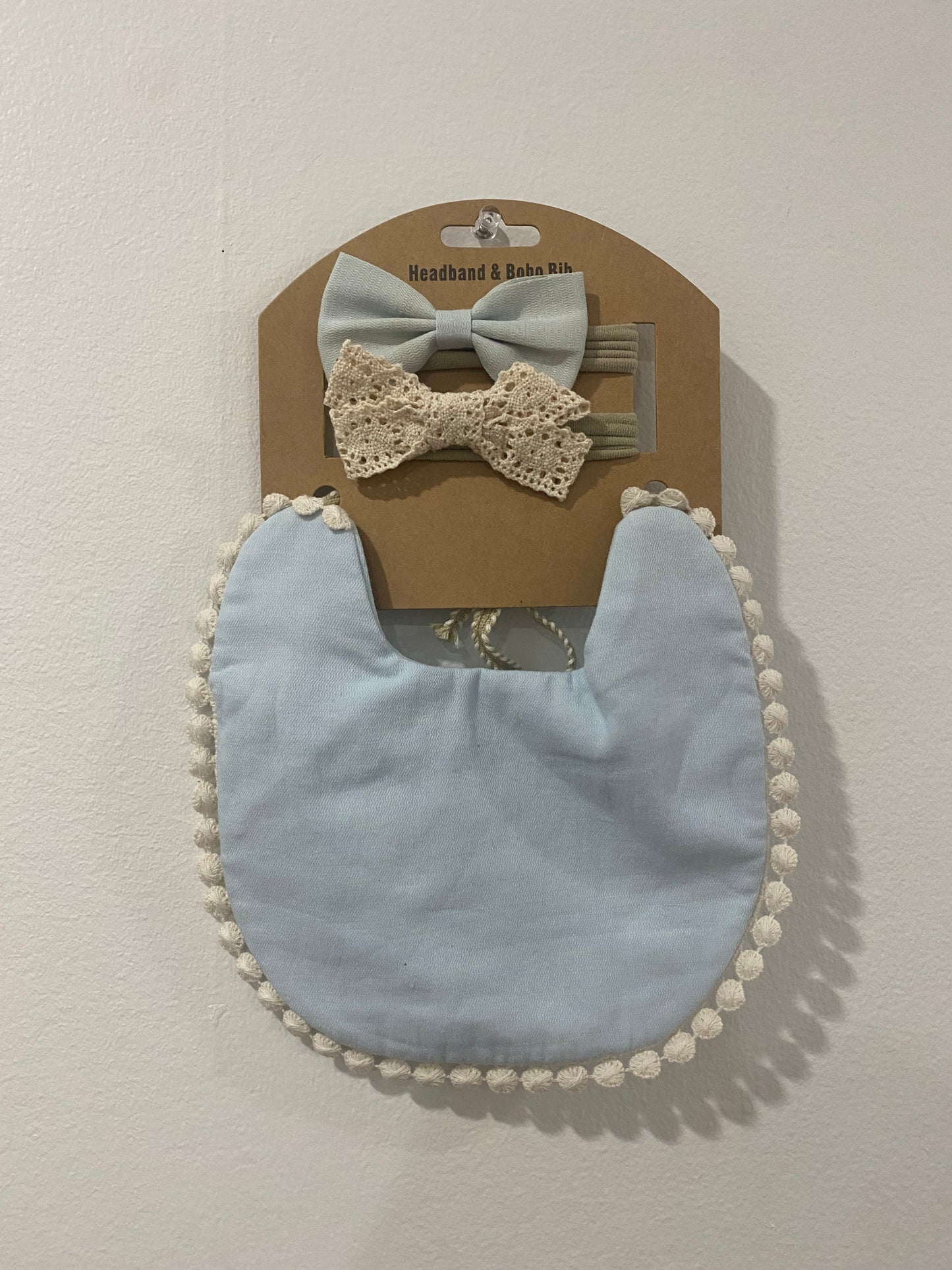 Reversible Bibs and Matching Bows