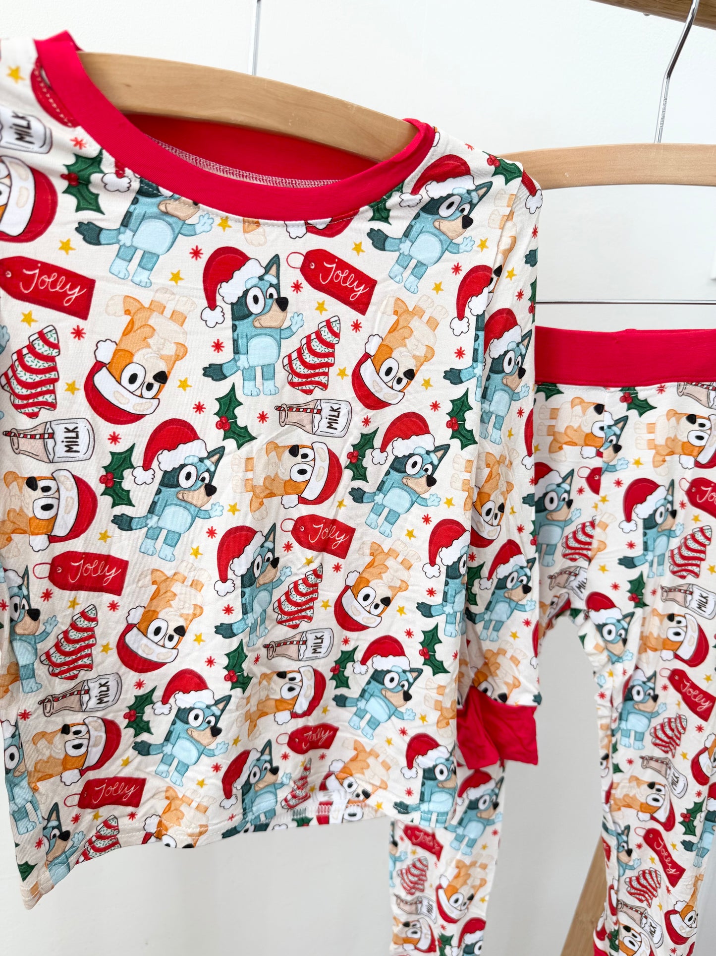 Bluey Christmas Cakes Two-Piece Set